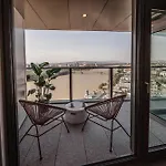 Premium Suite, River & Old Town View,free Parking Apartment