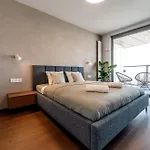 Premium Suite, River & Old Town View,free Parking Apartment