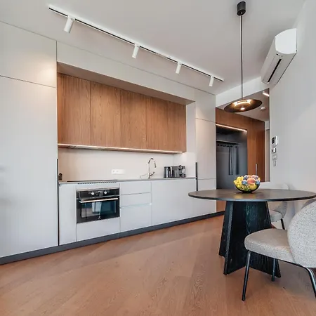 Apartment Premium Suite, River & Old Town View,free Parking