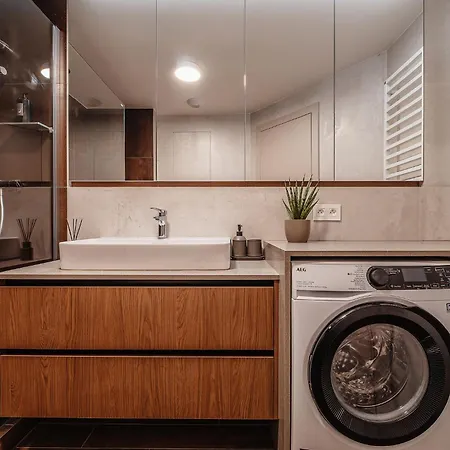 Apartment Premium Suite, River & Old Town View,free Parking