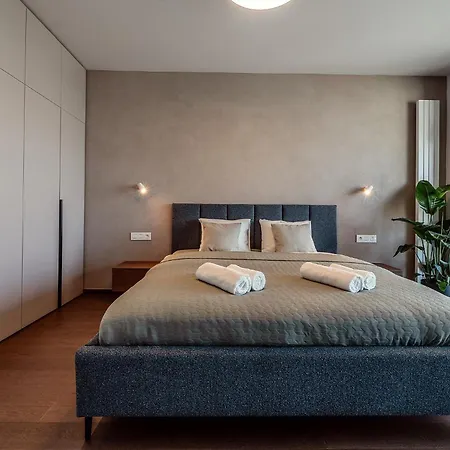 Premium Suite, River & Old Town View,free Parking Apartmán *