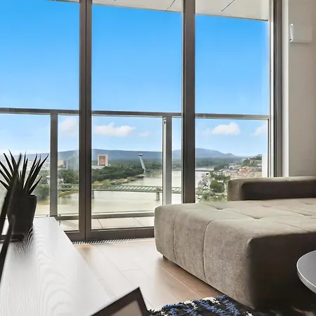 Premium Suite, River & Old Town View,free Parking * Pozsony