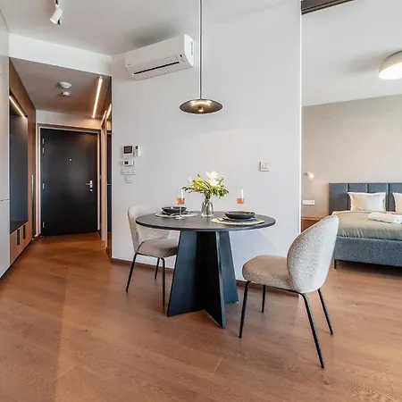 Premium Suite, River & Old Town View,free Parking Apartment Bratislava