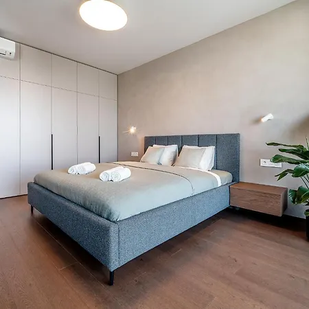 Apartment Premium Suite, River & Old Town View,free Parking