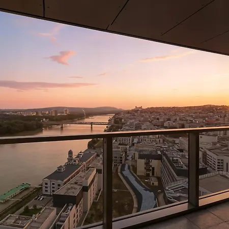 Premium Suite, River & Old Town View,free Parking Appartement