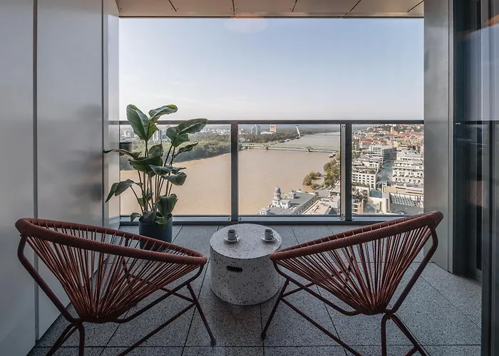 Premium Suite, River & Old Town View,free Parking