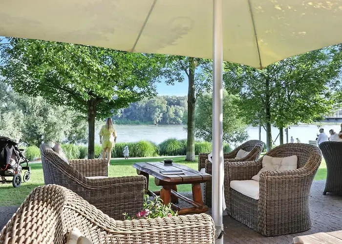 Premium Suite, River&old Town View,free Parking * Bratislava