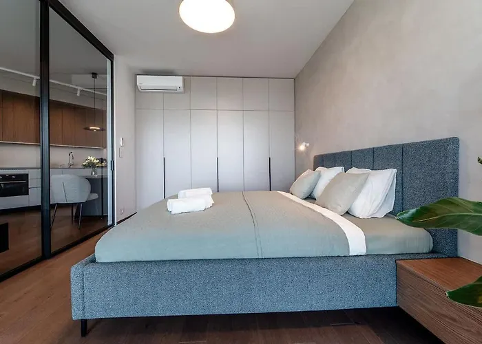 Premium Suite, River&old Town View,free Parking Apartament