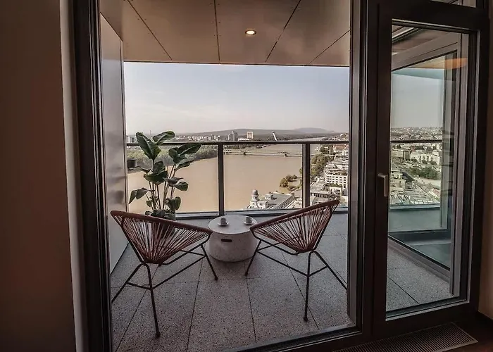 Premium Suite, River & Old Town View,free Parking Apartmán Bratislava