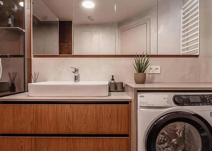 Premium Suite, River & Old Town View,free Parking * Bratislava