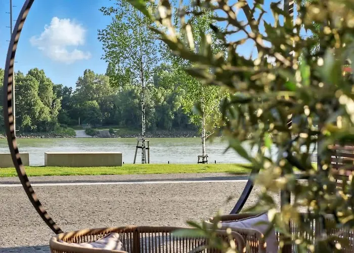 Premium Suite, River & Old Town View,free Parking