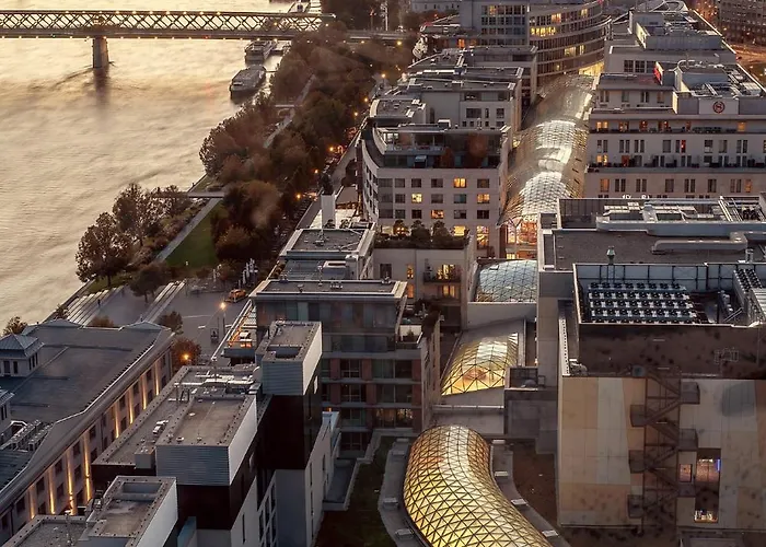 Premium Suite, River & Old Town View,free Parking Lägenhet *