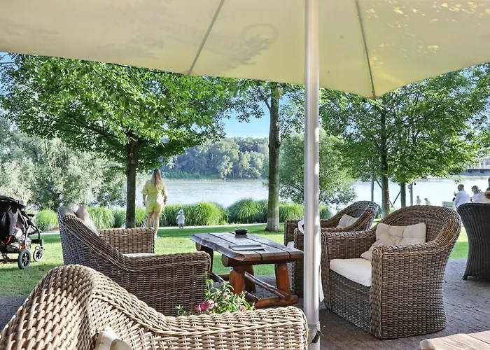 Premium Suite, River & Old Town View,free Parking דירה