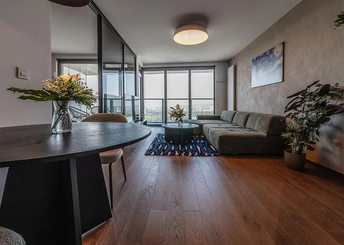 Apartment Premium Suite, River & Old Town View,free Parking