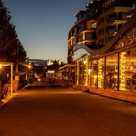 Premium Suite, River&old Town View,free Parking Apartment Pressburg