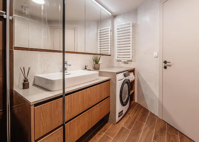 Premium Suite, River & Old Town View,free Parking Bratislava